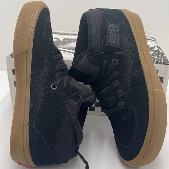 Vans WMNS Skate Half Cab Black/Gum
VN0A5FCDB9M
Sneakers - Picture 11 of 16